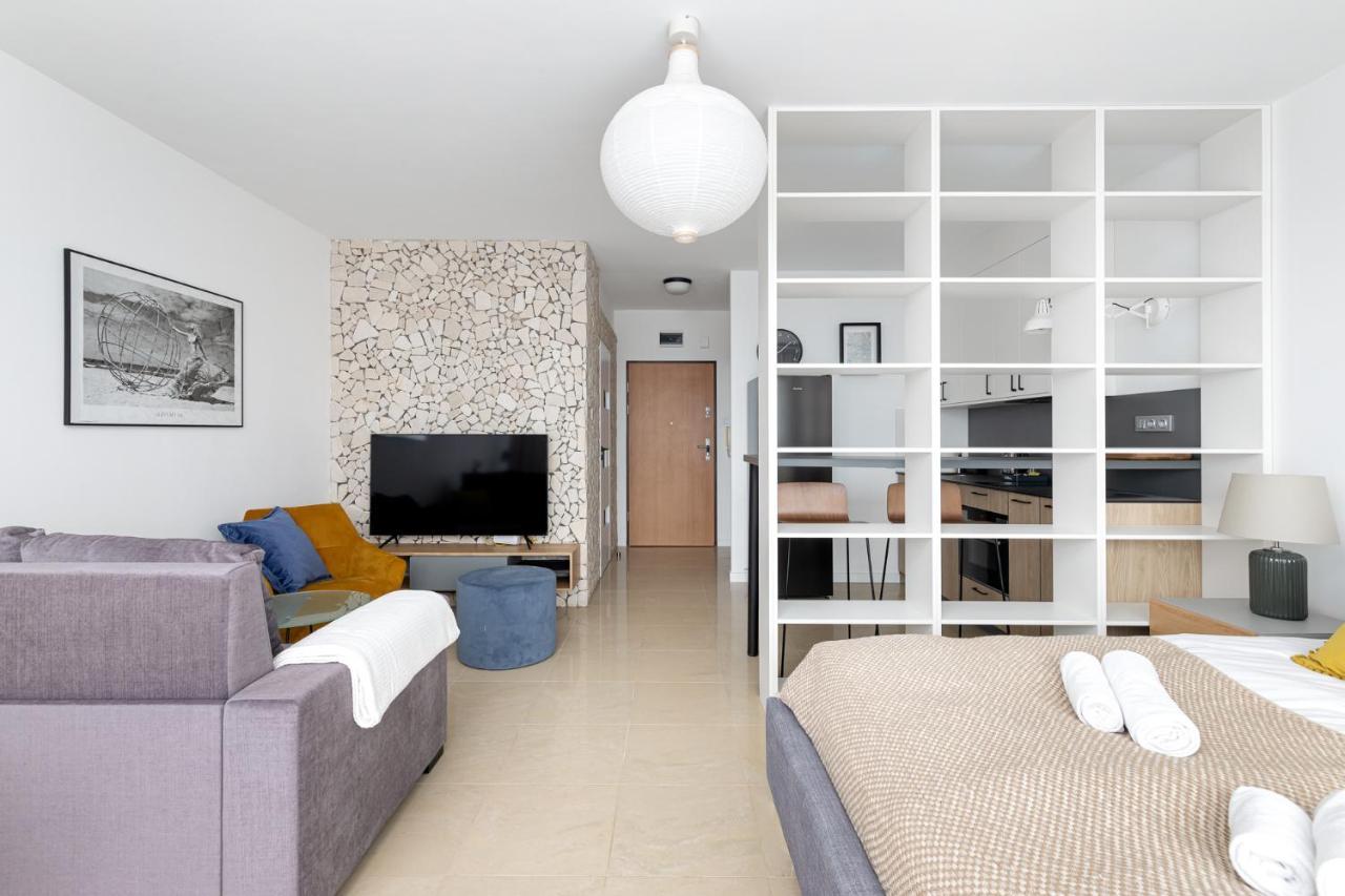 Sierpinskiego 1A - Studio With Balcony & Desk - Remote Work By Noclegi Renters ワルシャワ エクステリア 写真